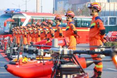 火势敏捷沿连廊向A座、B